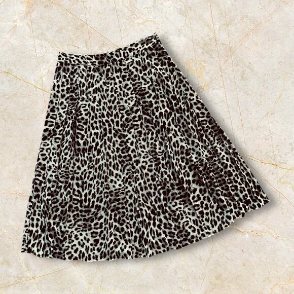 Vince Camuto Dresses & Skirts - NWT $99 VINCE CAMUTO Leopard Pleated Skirt w/ Side Slit - Size 10